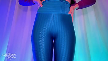 I tried on booty shorts and leggings and my cameltoe popped out hard mysteriouskathy