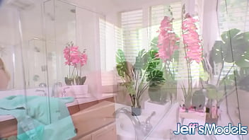 Blonde plumper luna storm shows off her big assets before wanking