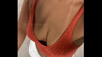 Bora fazer mercado e exibir as marquinhas #brazilian #housewife #luna #sexy #grocery #shopping #morena #brunette #sum