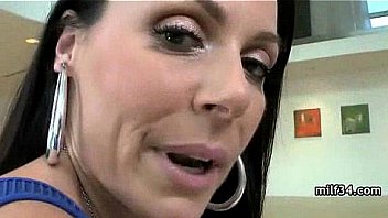 Horny milf gets kinky