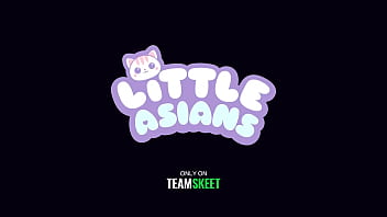 Asian babe with incredible body fucks her masseur