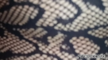 Hermanastra en lencería de red me provoca y termino adentro de ella creampie