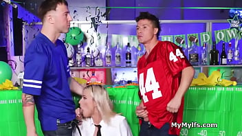 Tag teaming the slutty barmaid free use style