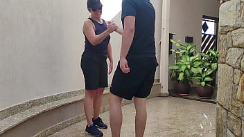 Sapatão teve que dar para o amigo do serviço após apostar que o palmeiras seria campeão mundial