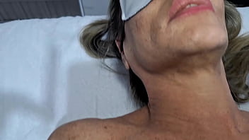 Massagista safado fodeu a cliente gostosa