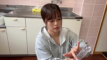 ディルドでオナニー。臭いおまんこ舐めて欲しいな 3日間洗ってない女子大生おまんこ。