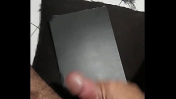 Oliver Marx Batendo Punheta E Gozando thumbnail