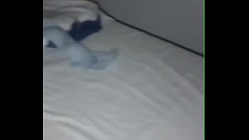 Madrastra culona chupa mi polla y se la mete por el culo