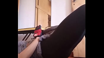 Puta con calzas en el gym