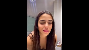 Brunette with a big ass got on all fours wiggling