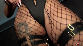 Slutty girl wants to get creampied in gangbang