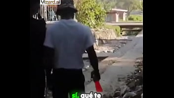 Lecciones de vida en el barrio #historia #cantante #apoyo #elchicletv #superacion #barbero