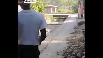 Lecciones de vida en el barrio #historia #cantante #apoyo #elchicletv #superacion #barbero