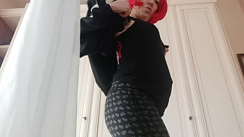 I am pregnant and i love to show it