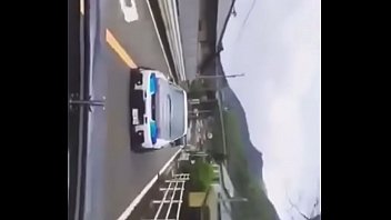 カスタムカーが公道でバーンアウト！！