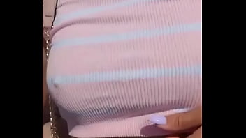 Il fait tellement chaud à alicante que je suis toute mouillé