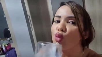 Massagem Comdireito A Porra Na Taça thumbnail