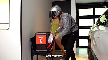 Big bottomed milf knows how to tip her delivery guys jean paul & sarah black