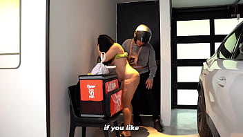 Big bottomed milf knows how to tip her delivery guys jean paul & sarah black