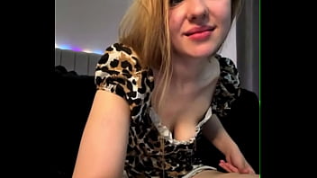 Sexy Queen Fucking Herself So Hard thumbnail
