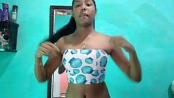 Vitória exibiu sua bunda