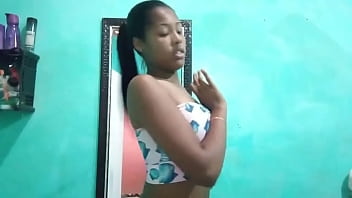 Vitória exibiu sua bunda