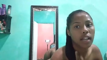 Vitória exibiu sua bunda