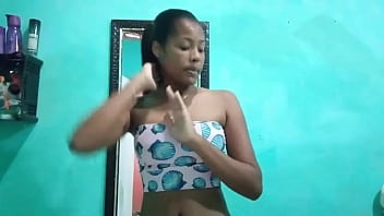 Vitória exibiu sua bunda