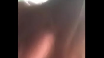 Fudendo a namorada no carro