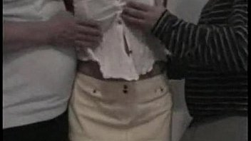 Rubia Manoseada Se Calienta Y Termina Dando Una Rica Mamada 1 thumbnail