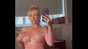 Blondie playing Blondie playing