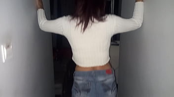 Follando en un hotel con mi secretaria le prometi un aumento de sueldo