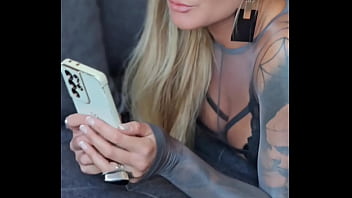 Vient découvrir mes photos da ma nouvelle tenue nylons fetish tu va adoré