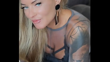 Vient découvrir mes photos da ma nouvelle tenue nylons fetish tu va adoré