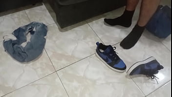 Meu vizinho me sondou então dei pra ele gostoso