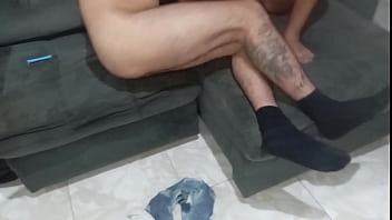 Meu vizinho me sondou então dei pra ele gostoso