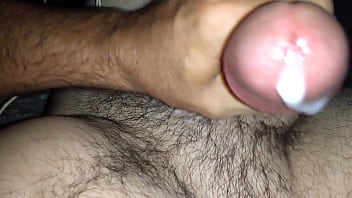 Coroa Urso Gozando Gostoso Despois De Um Longo Dia De Trabalho thumbnail