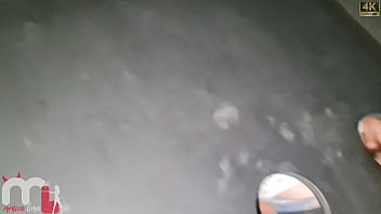 O filhodaputa tentou tirar a camisinha sem eu perceber mas o corno queria tanto ver esse pauzão me foder sem camisinha que eu deixei