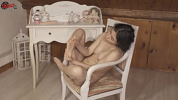 Putting oil on my little feet dollscult