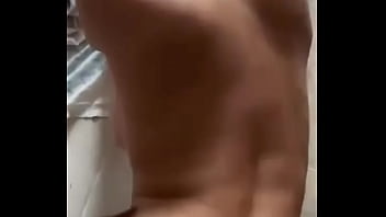 Cachonda follando amiga vino de visita y tiene grande el toto