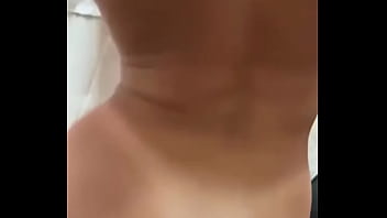 Cachonda follando amiga vino de visita y tiene grande el toto