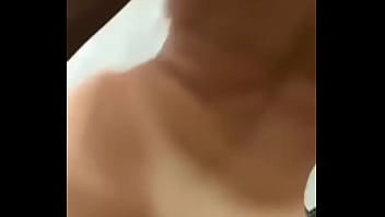 Cachonda follando amiga vino de visita y tiene grande el toto