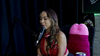 Está aproveitando a vida seu sonho era ser famosa gosta da história do pornô e pra gozar belinha baracho watch sheer red