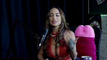 Está aproveitando a vida seu sonho era ser famosa gosta da história do pornô e pra gozar belinha baracho watch sheer red