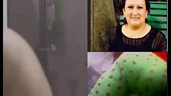 Espiando a una golfa madura