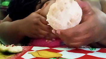 Crente safada chupando tangerina