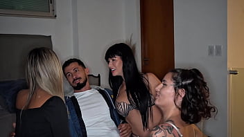 My hot girlfriend calls her neighbors for an awesome foursome