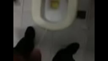 Mijada No Meio Do Dia Piss thumbnail