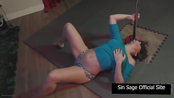 Fitnesss pal sinn loves multiple orgasm after hot yoga session