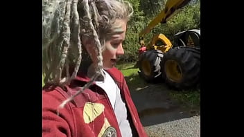 We’re on the road with our jeep and things are happening what’s your wildest road trip story #jeepadventur